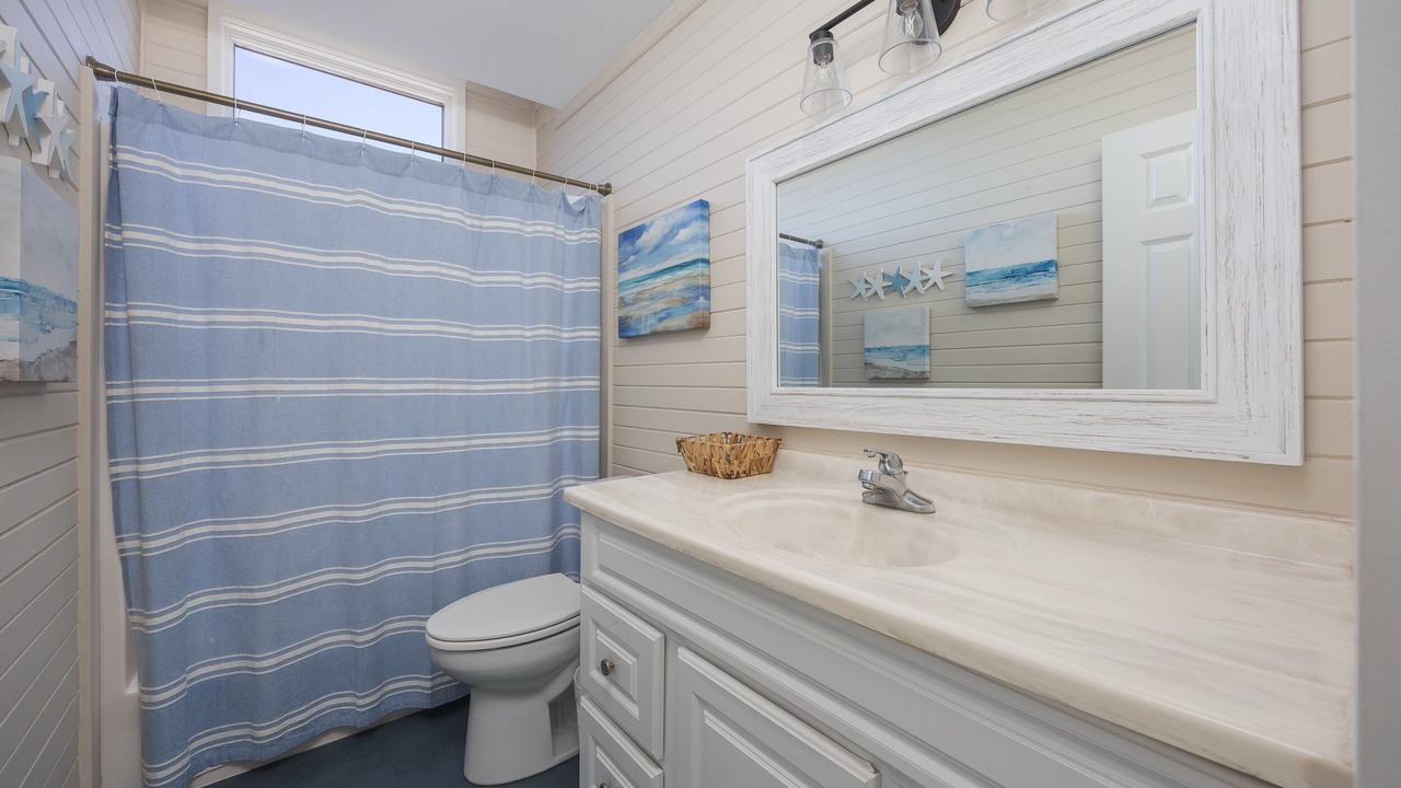 Photo of Bathroom in Waves