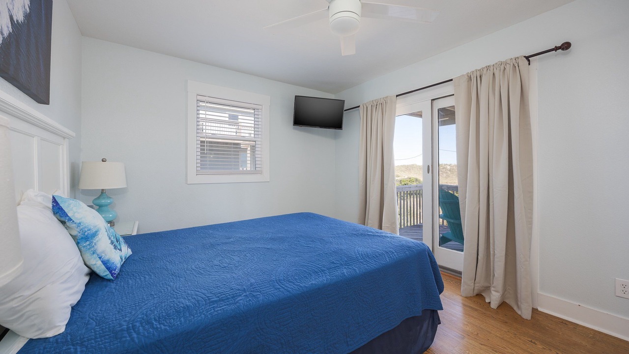 Photo of Bedroom in Waves