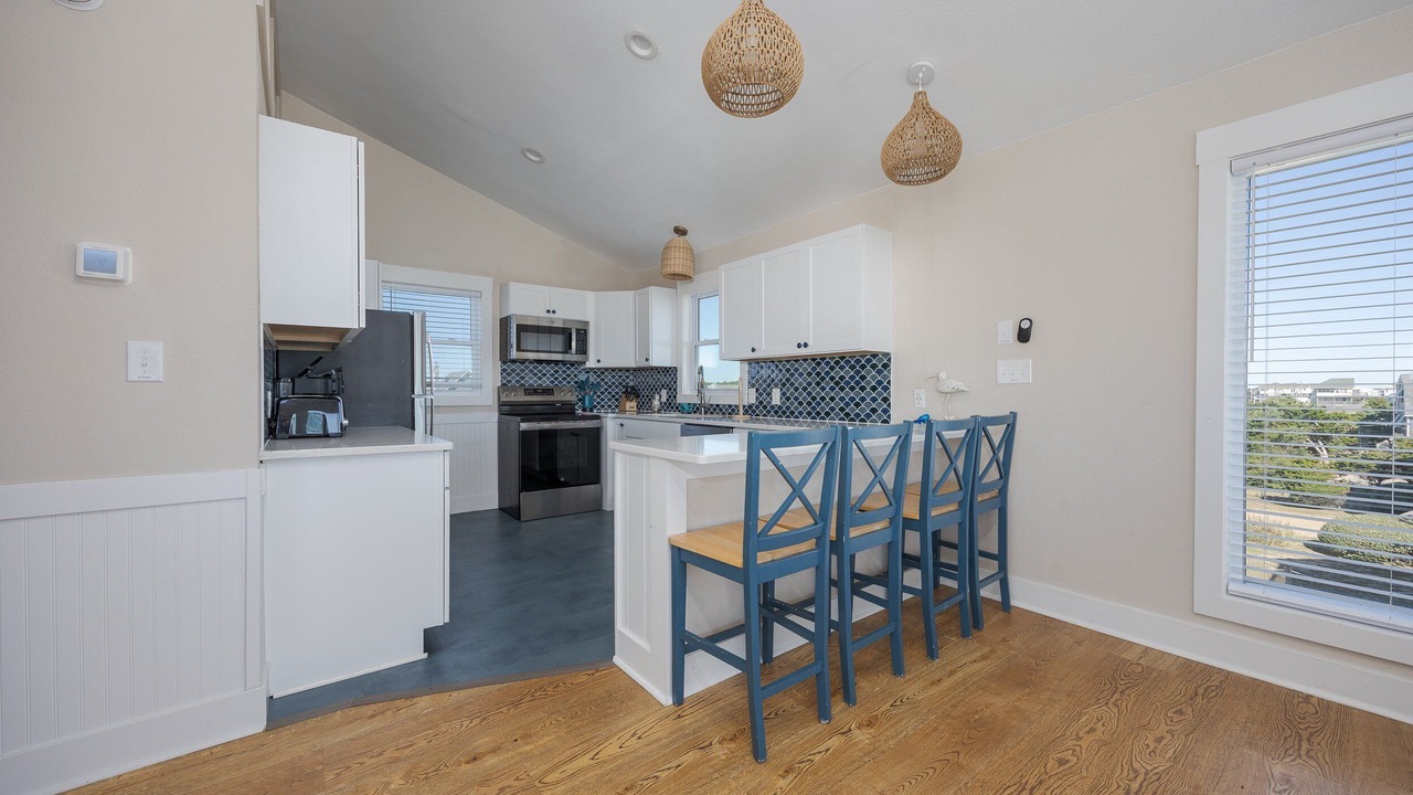 Photo of Kitchen in Waves