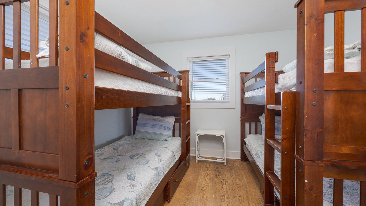 Photo of Bedroom in Waves