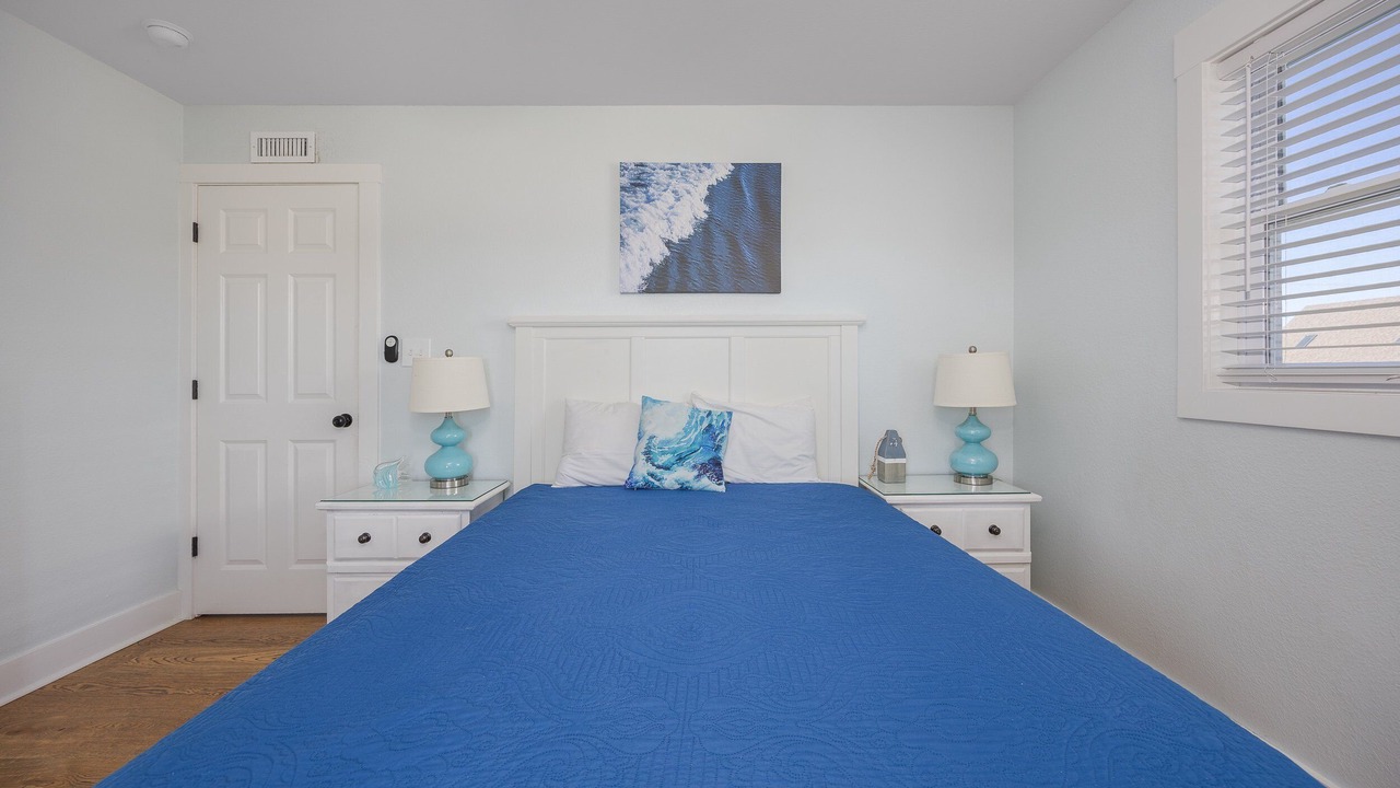 Photo of Bedroom in Waves