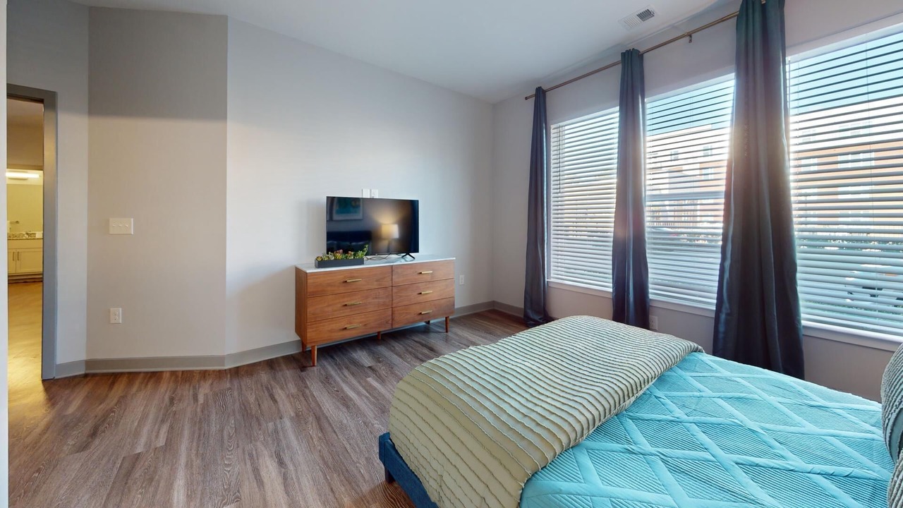 Photo of Bedroom in Coliseum Central