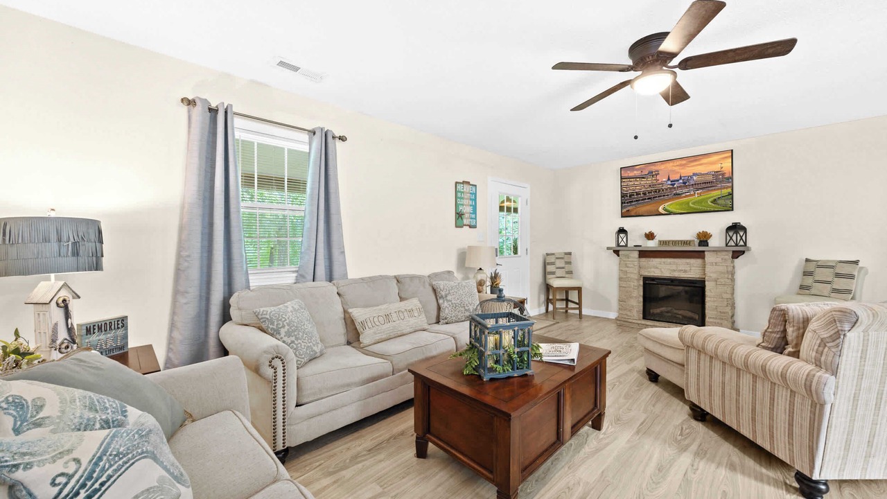 Photo of Bedroom in Falls of Rough