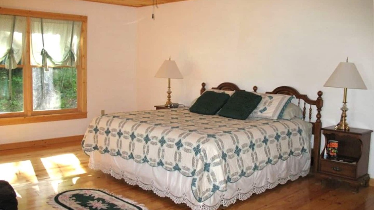 Photo of Bedroom in Topton