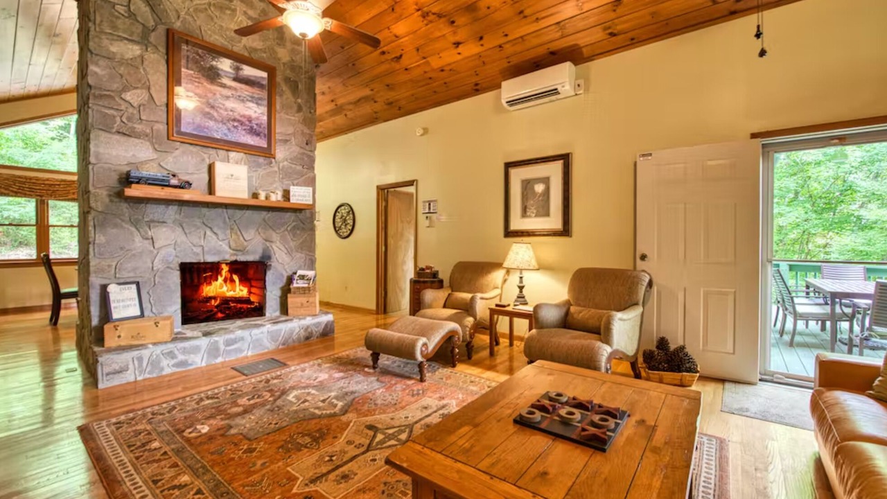Photo of Livingroom in Waynesville