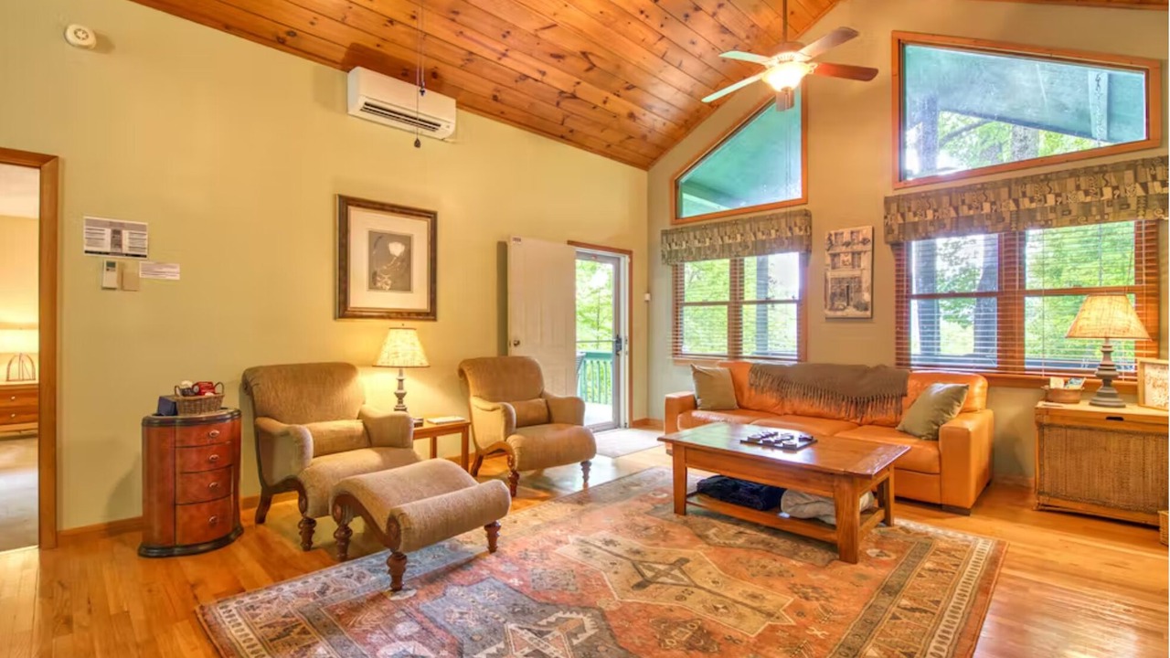 Photo of Livingroom in Waynesville