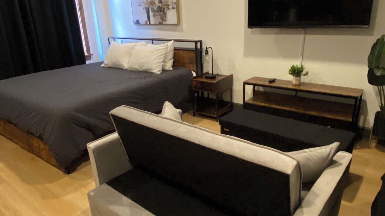 Photo of Bedroom in Central City