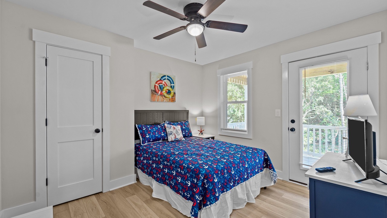 Photo of Bedroom in Monteray Shores