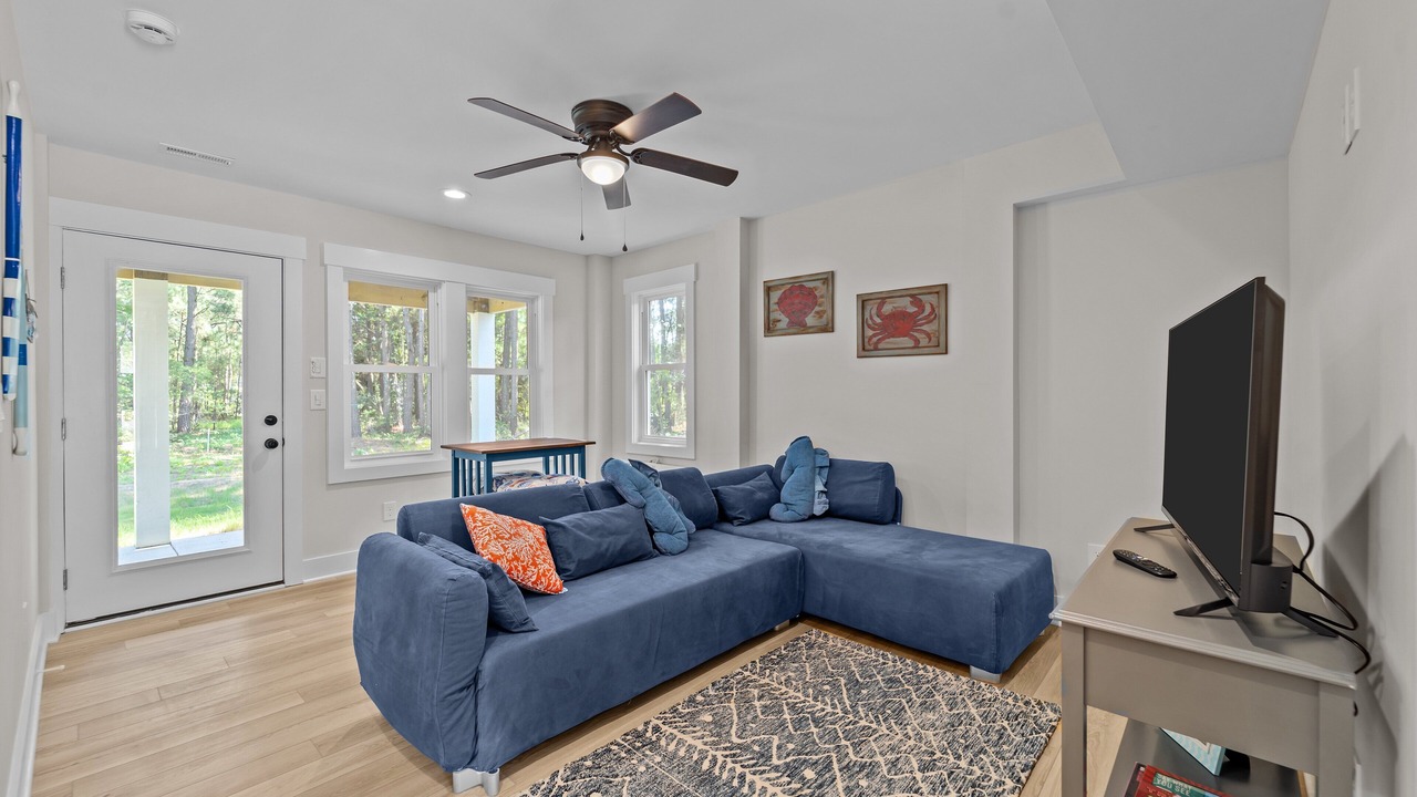 Photo of Livingroom in Monteray Shores