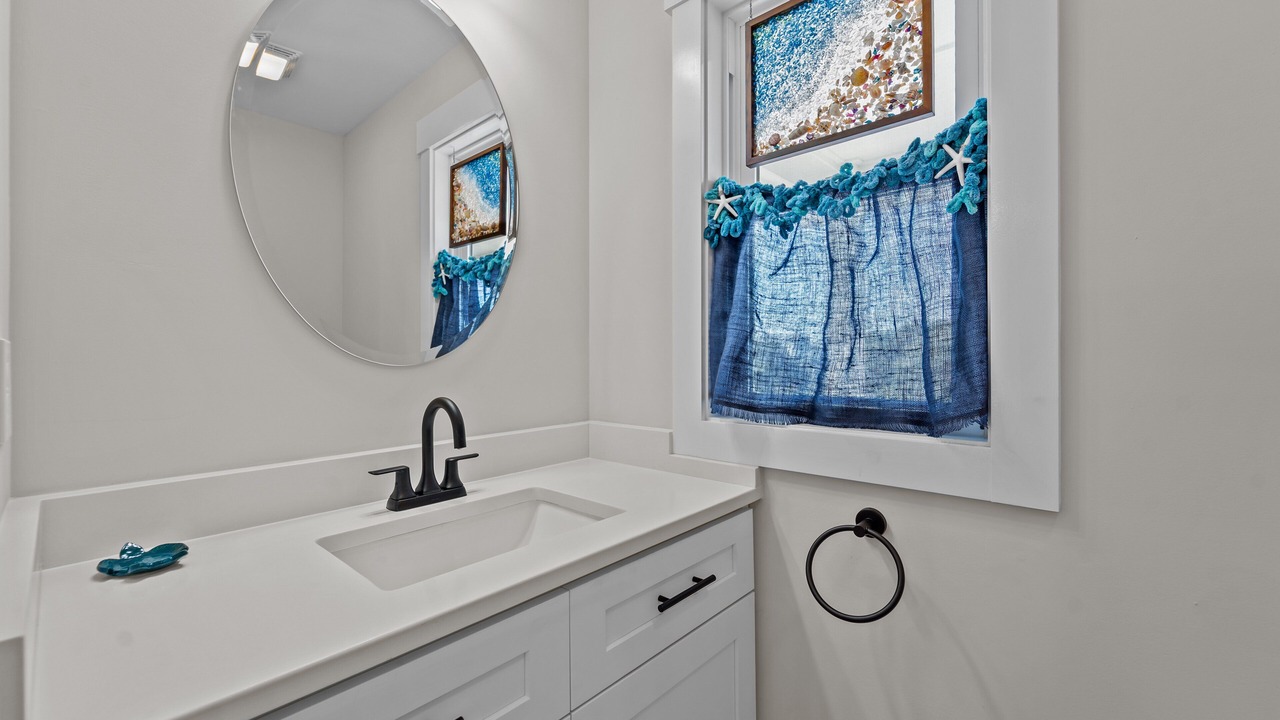 Photo of Bathroom in Monteray Shores