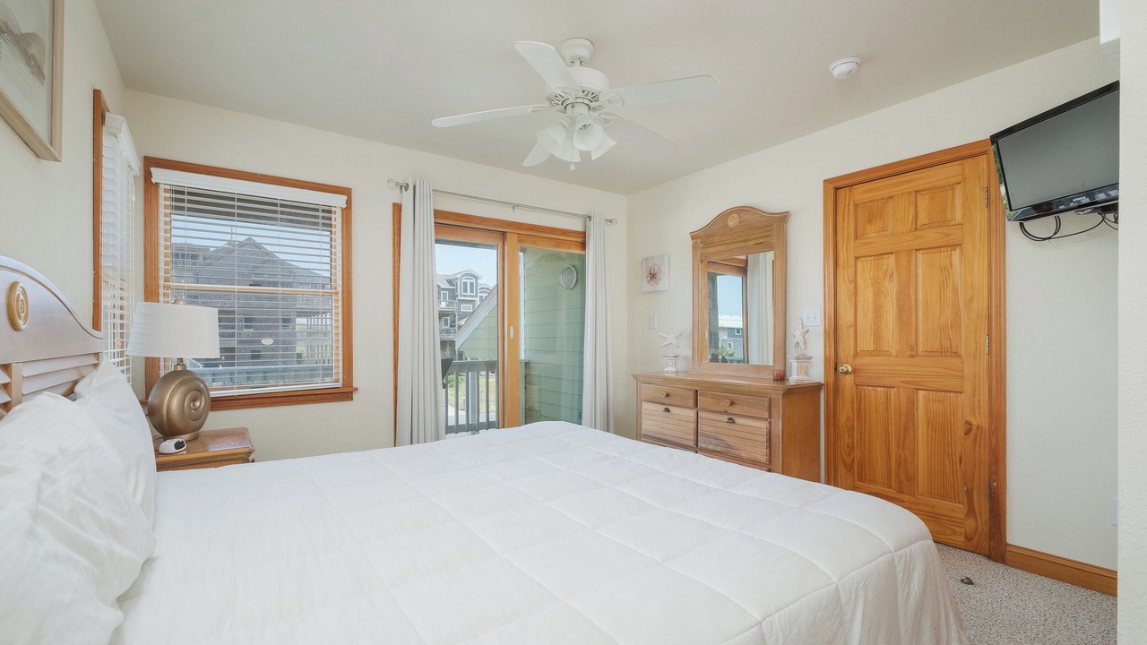 Photo of Bedroom in Waves