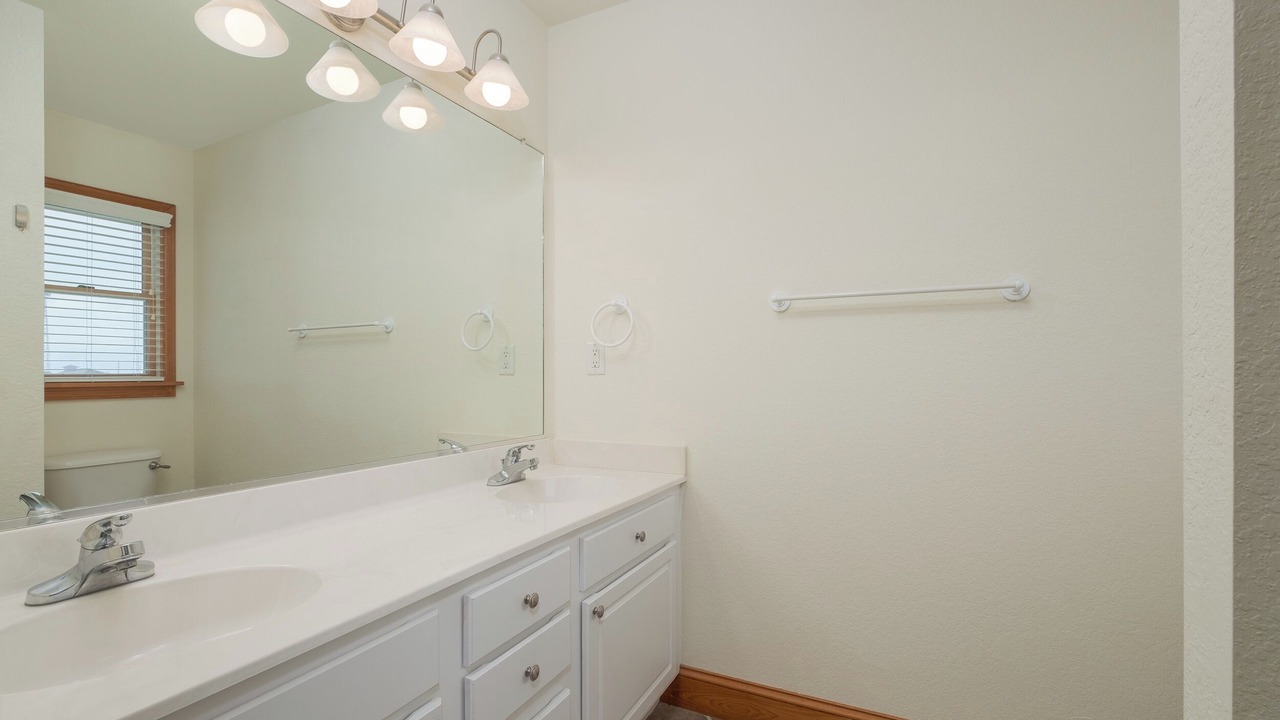 Photo of Bathroom in Waves