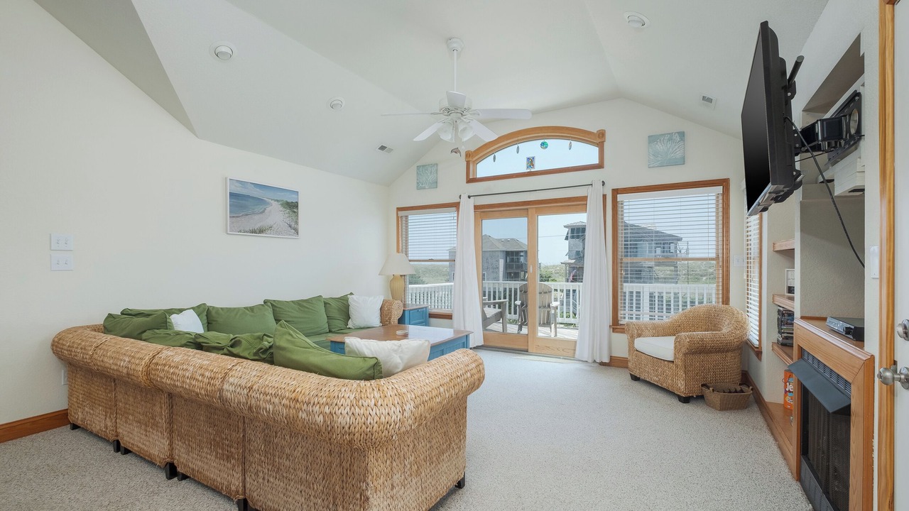 Photo of Livingroom in Waves