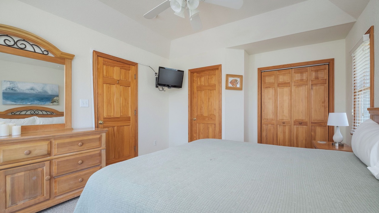 Photo of Bedroom in Waves