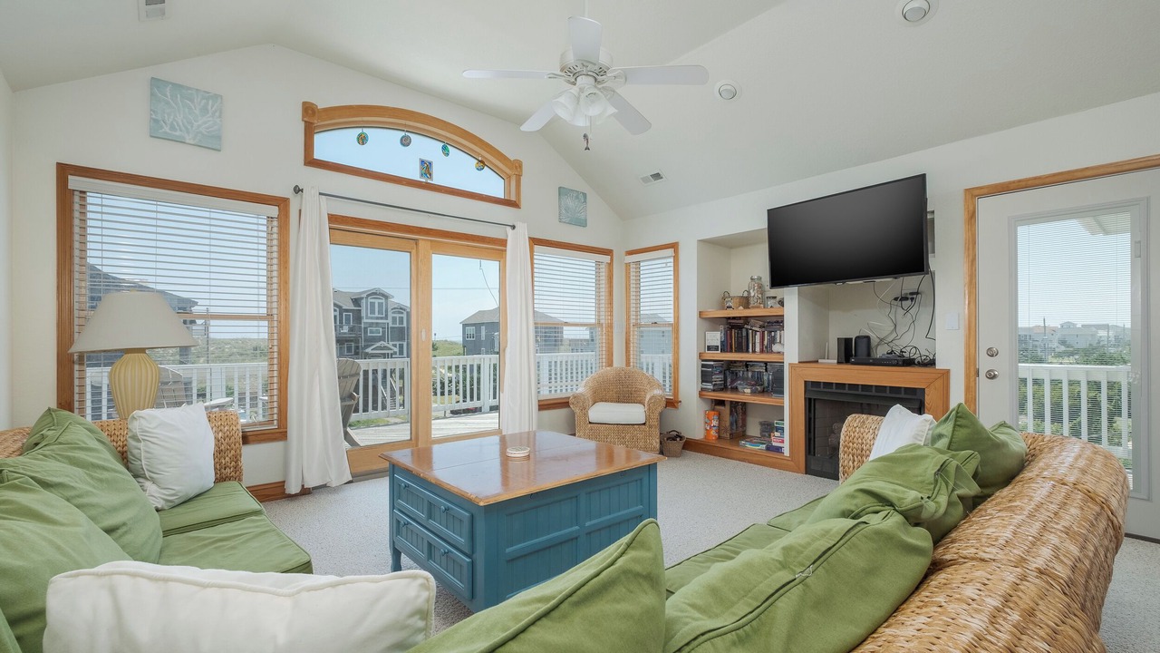 Photo of Livingroom in Waves