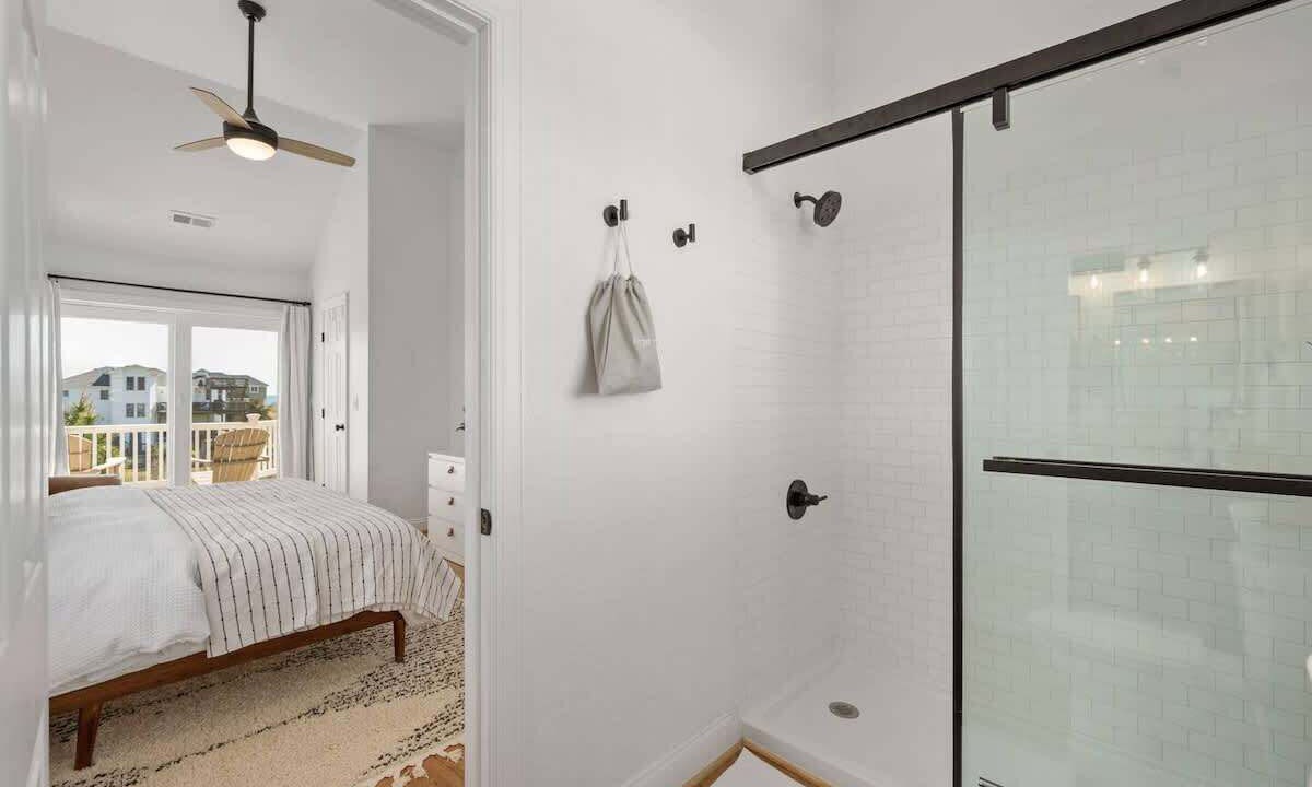 Photo of Bedroom in Whalehead Beach