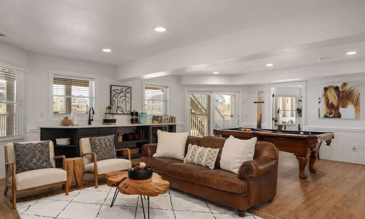 Photo of Livingroom in Whalehead Beach