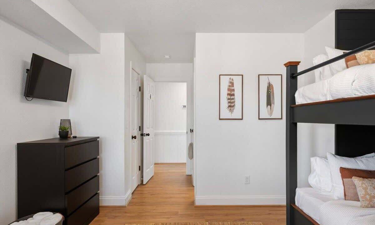 Photo of Bedroom in Whalehead Beach