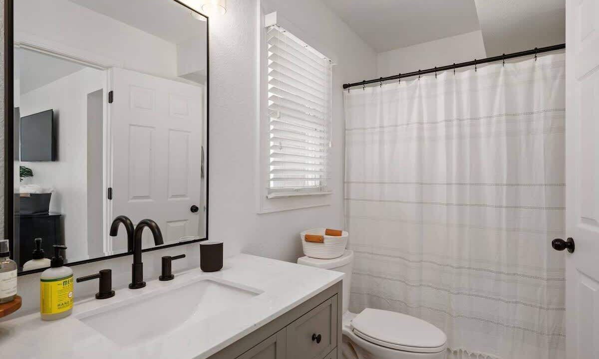 Photo of Bathroom in Whalehead Beach