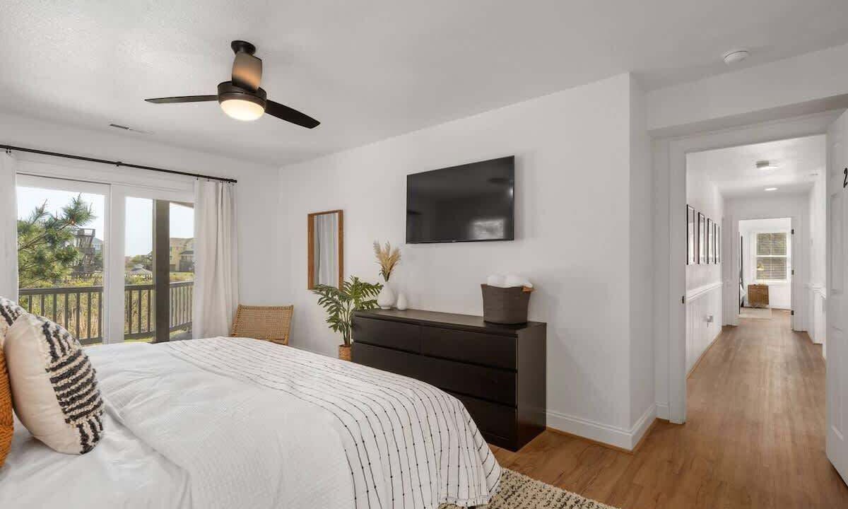 Photo of Bedroom in Whalehead Beach