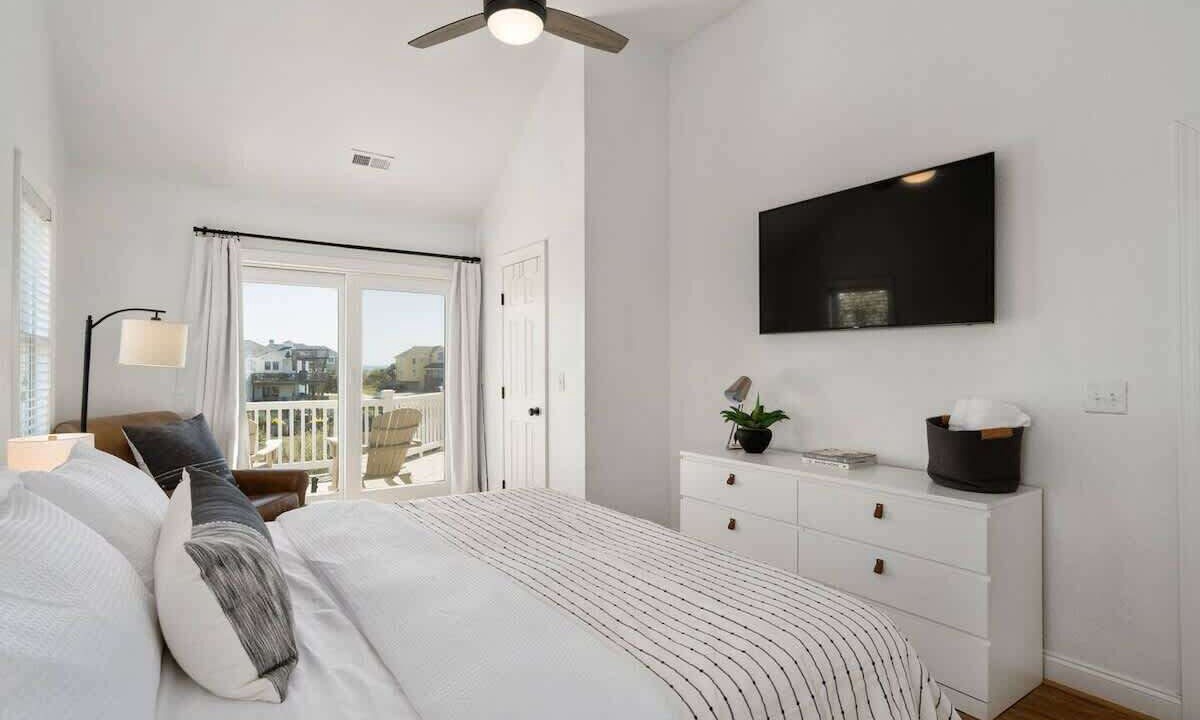Photo of Bedroom in Whalehead Beach