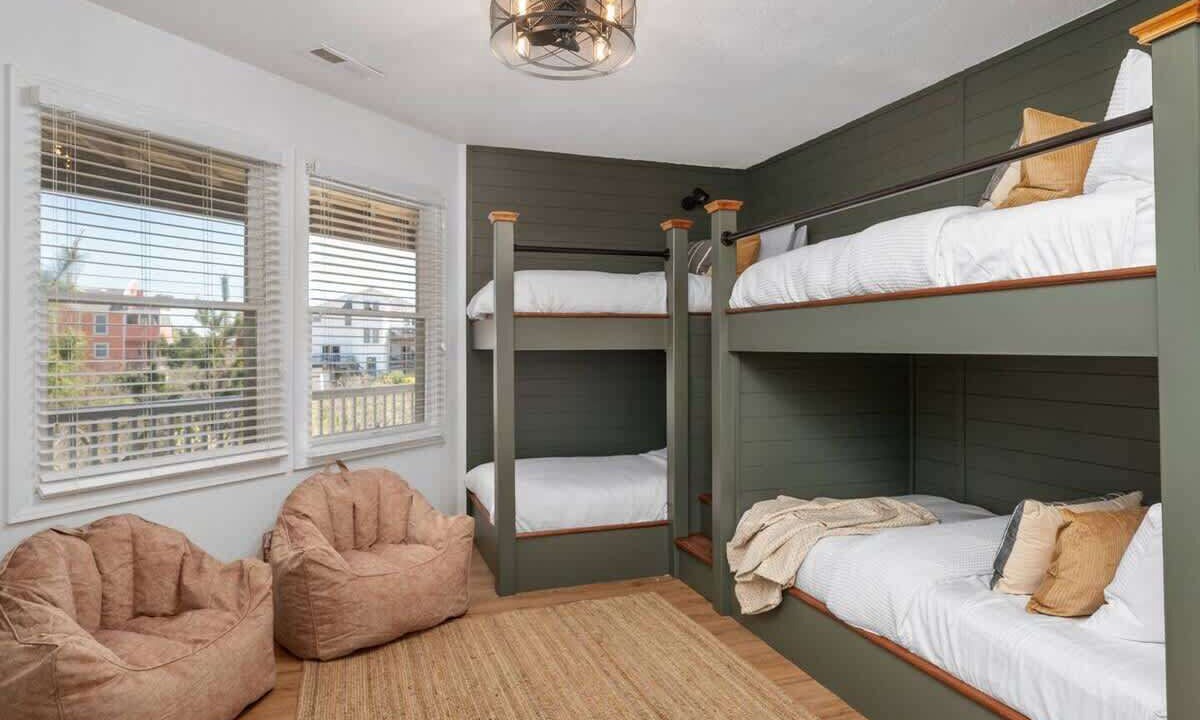 Photo of Bedroom in Whalehead Beach