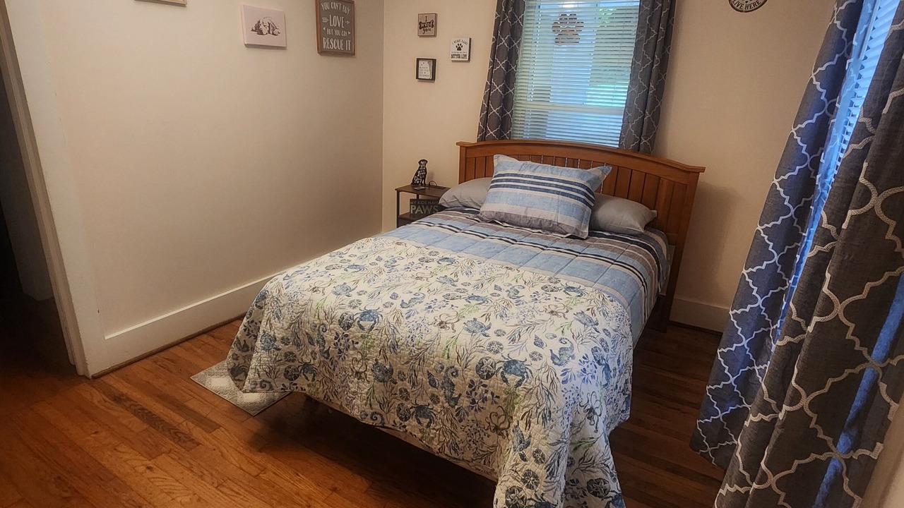 Photo of Bedroom in Alderson