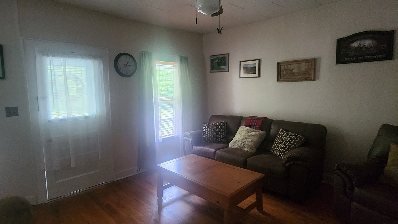 Photo of Livingroom in Alderson