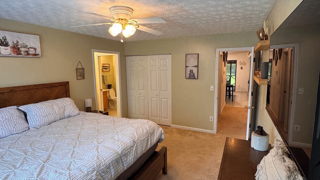 Photo of Bedroom in Bronston