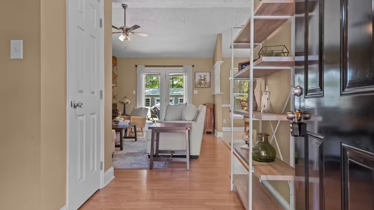 Photo of Livingroom in Cape Fear