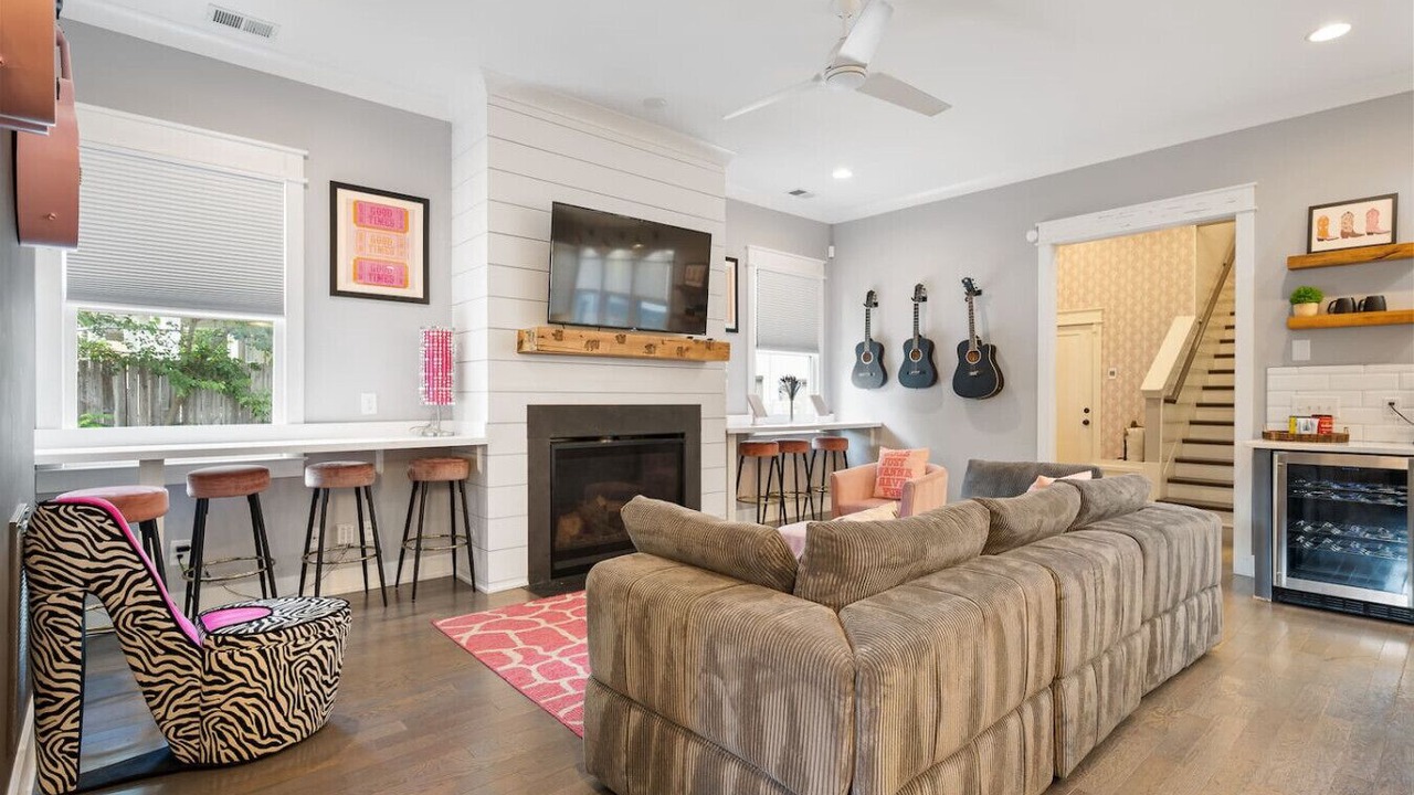 Photo of Livingroom in Historic Waverly