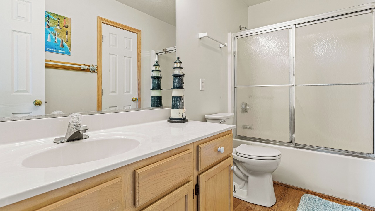 Photo of Bathroom in Monteray Shores