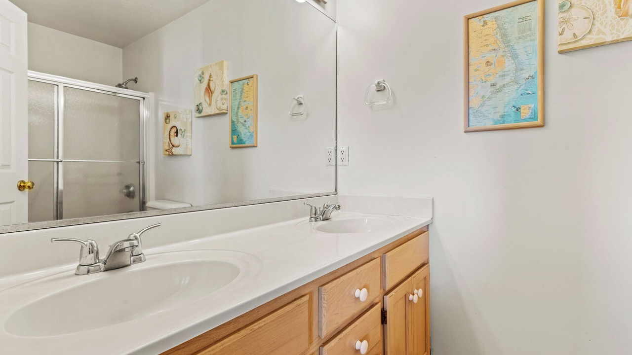 Photo of Bathroom in Monteray Shores
