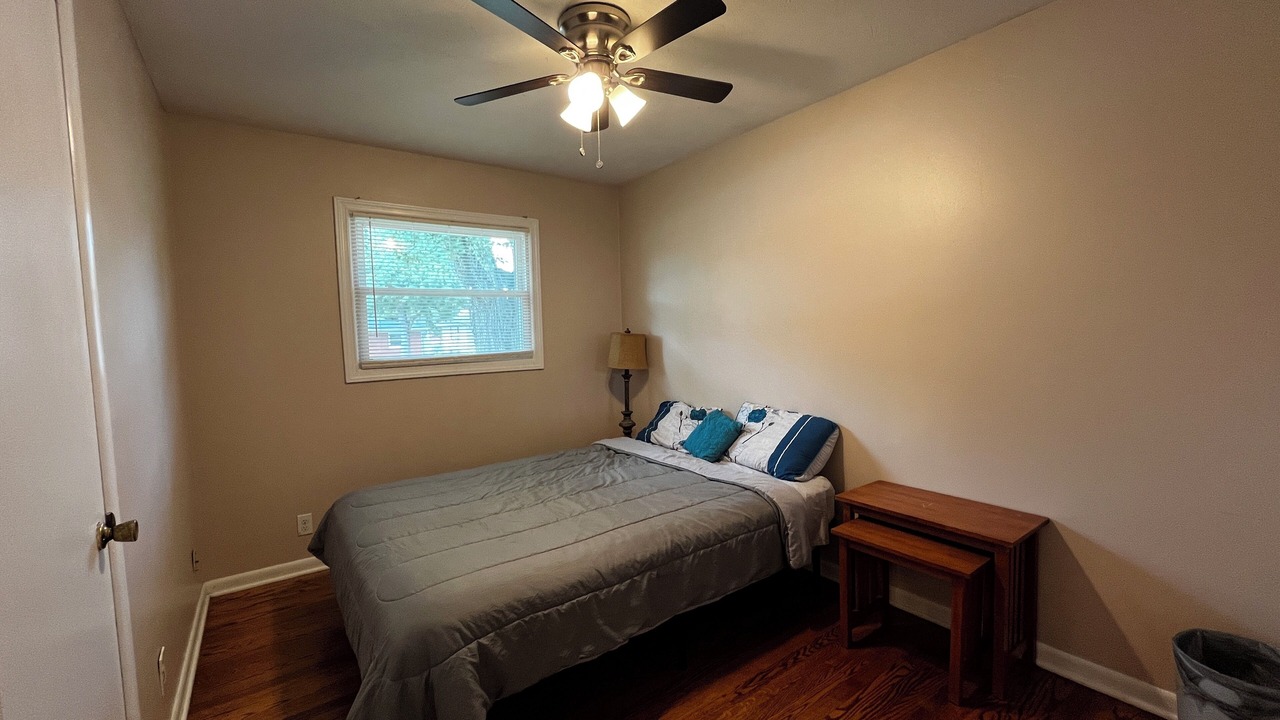Photo of Bedroom in Shively