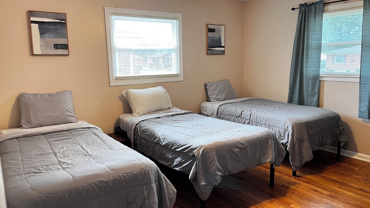 Photo of Bedroom in Shively