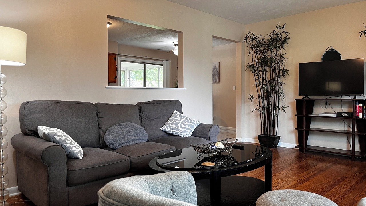 Photo of Livingroom in Shively