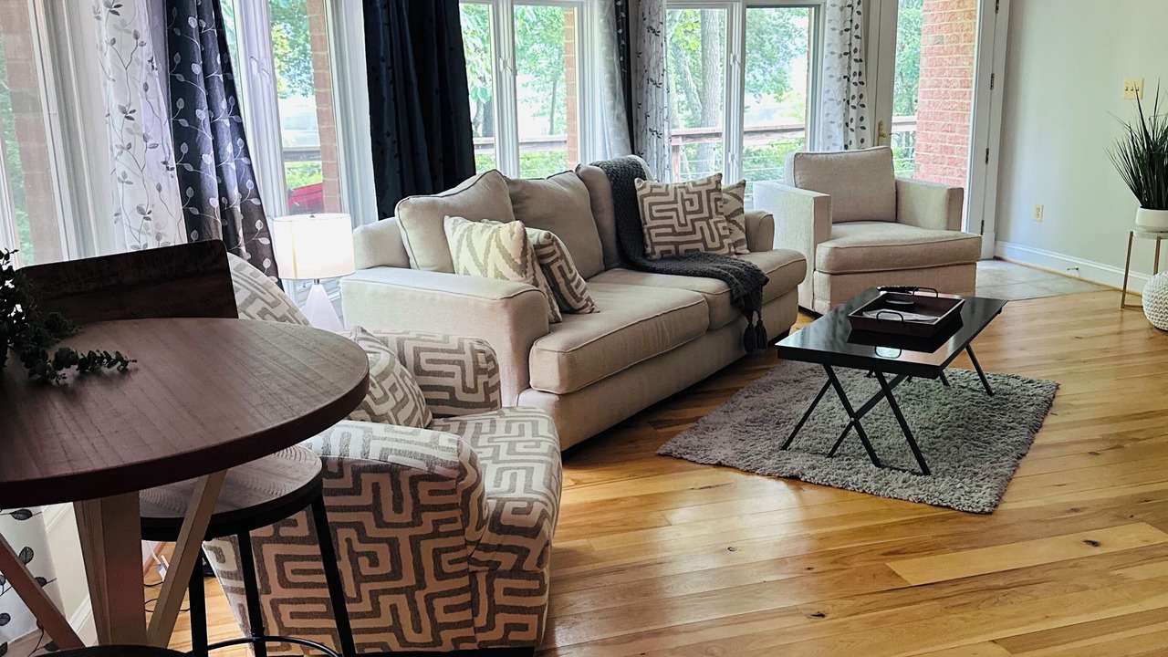 Photo of Livingroom in Colonial Beach