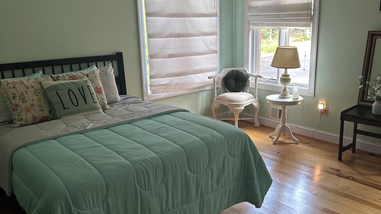 Photo of Bedroom in Colonial Beach