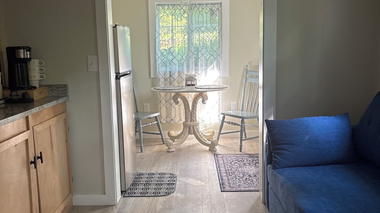 Photo of Livingroom in Old Fort