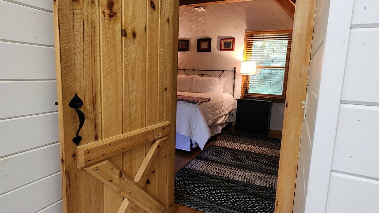 Photo of Bedroom in Cherokee