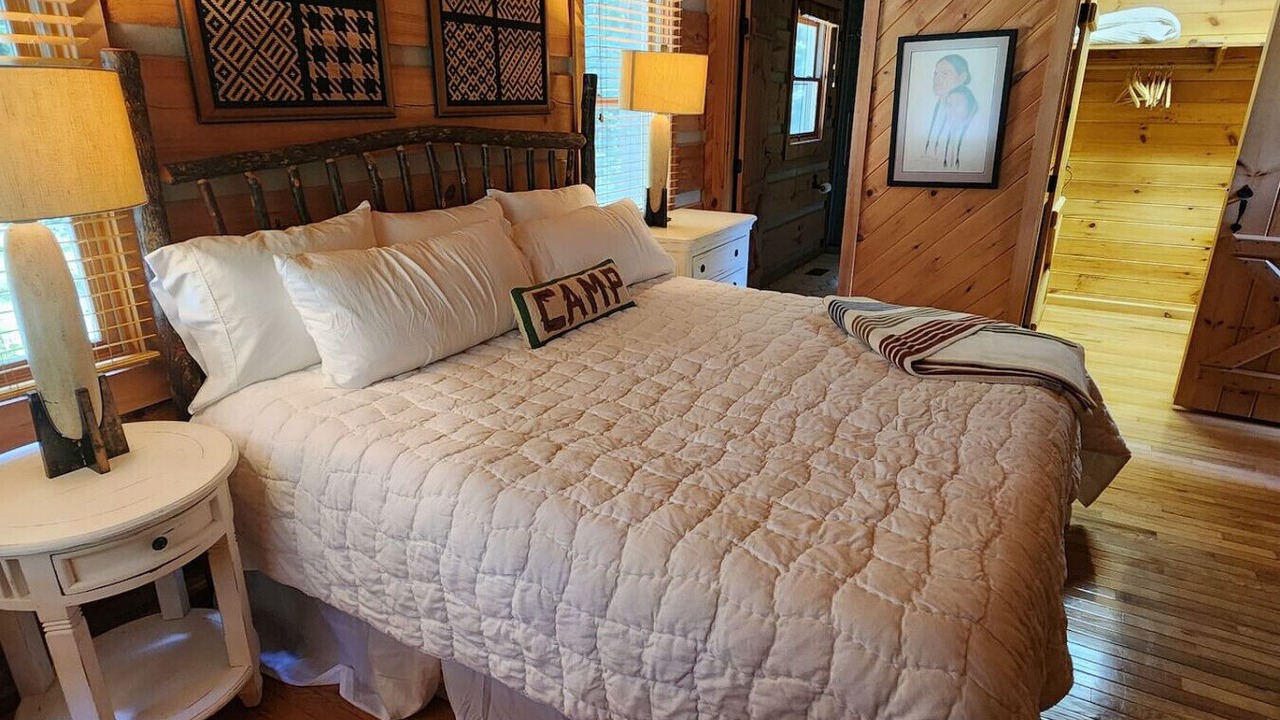 Photo of Bedroom in Cherokee