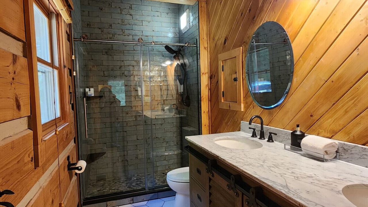 Photo of Bathroom in Cherokee