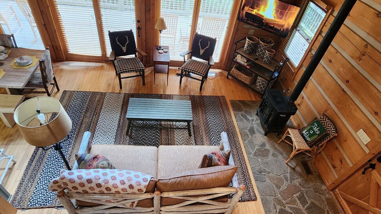 Photo of Livingroom in Cherokee