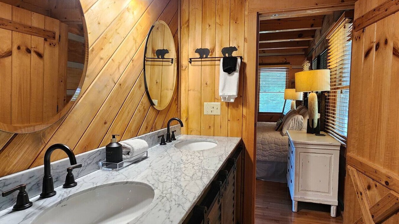 Photo of Bathroom in Cherokee