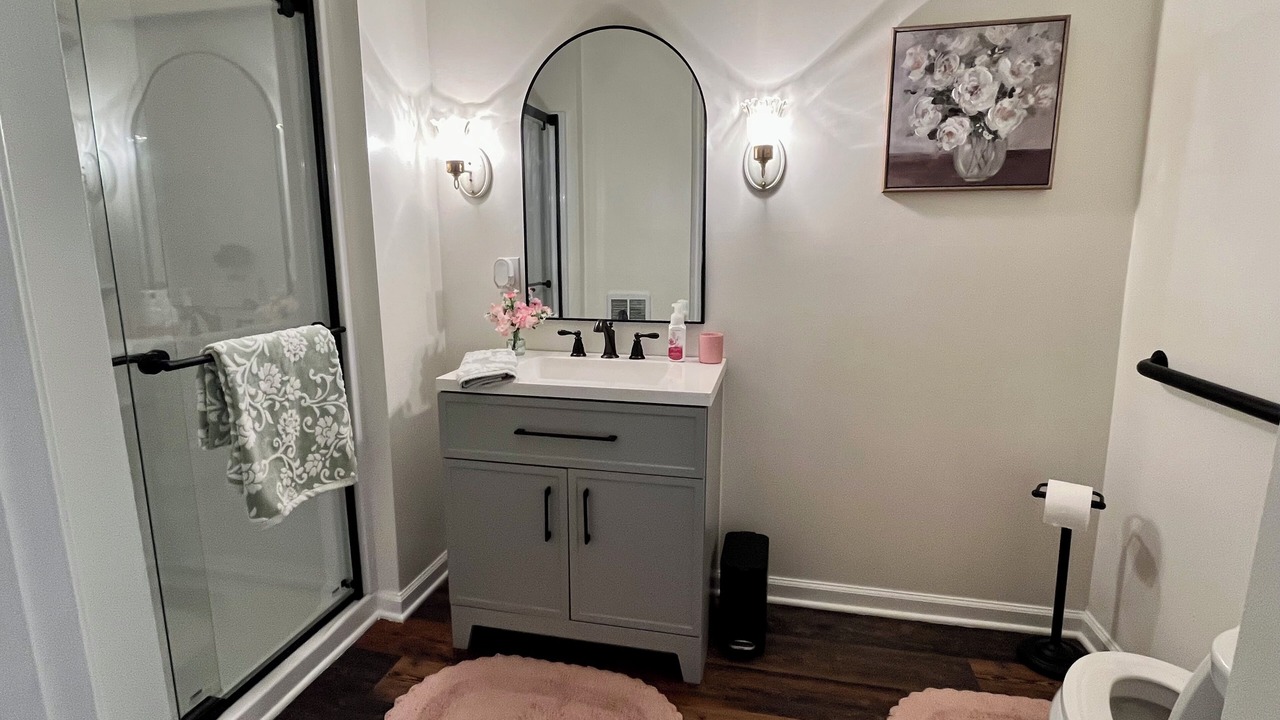 Photo of Bathroom in Kuttawa