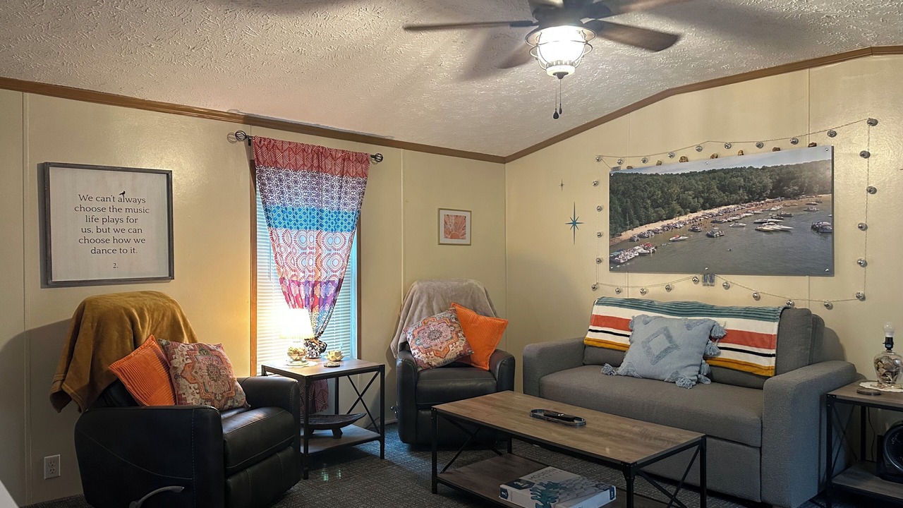 Photo of Livingroom in Benton