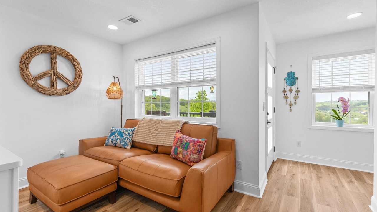 Photo of Livingroom in Sharps Chapel