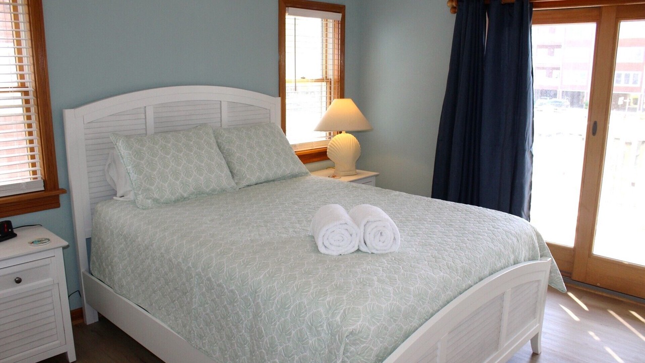 Photo of Bedroom in Manteo