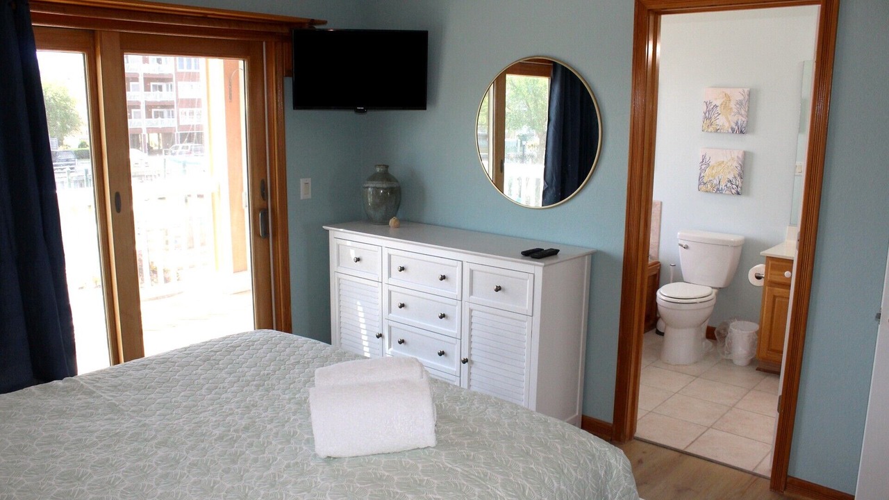 Photo of Bedroom in Manteo