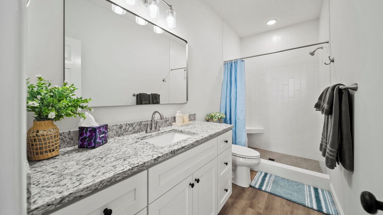 Photo of Bathroom in La Follette